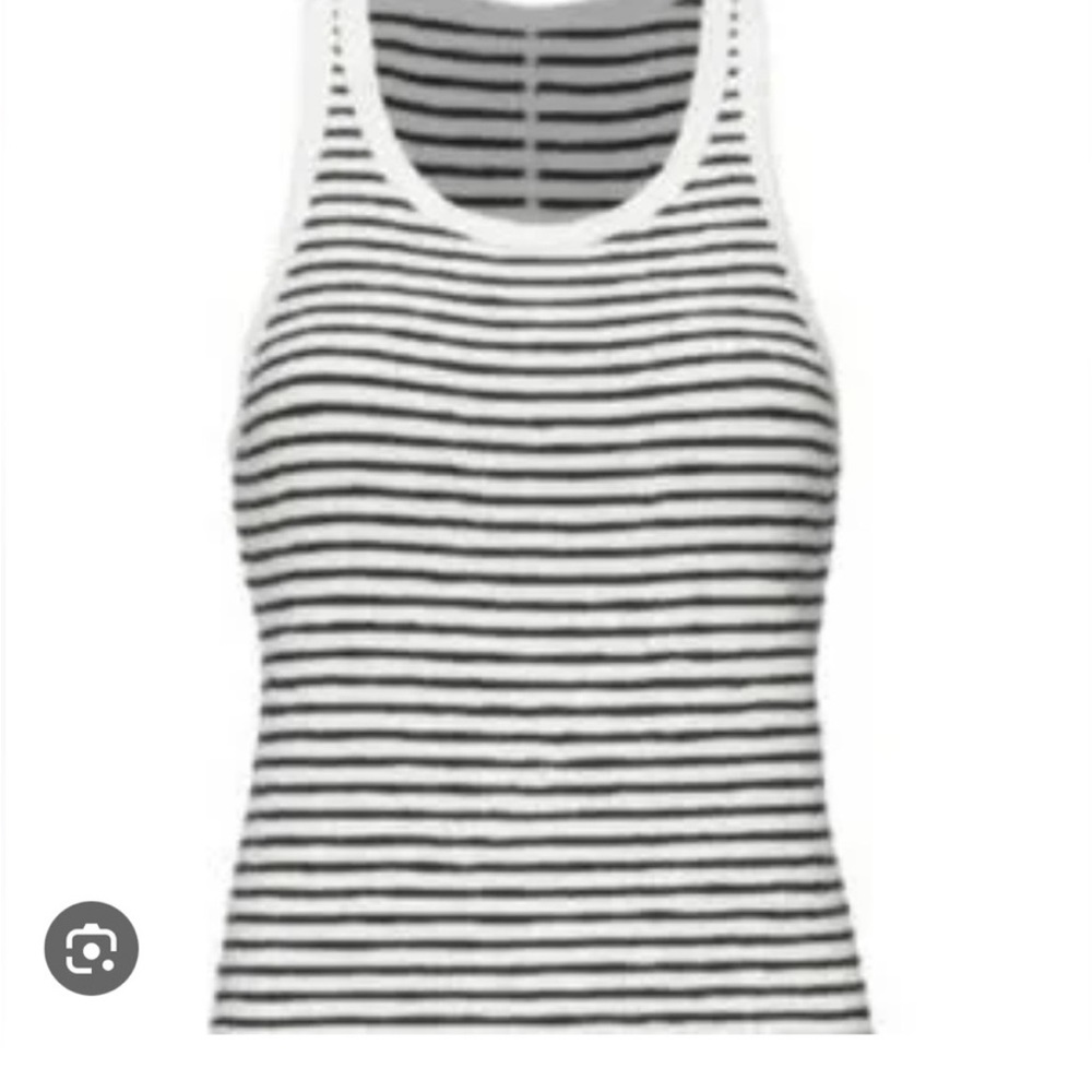 Sold. | Cabi 4382 Women’s Paragon Tank - Picture 7 of 11
